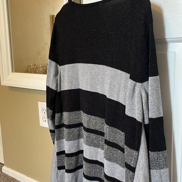 Avenue Black and Silver Open Swing Sweater - Picture 5 of 5